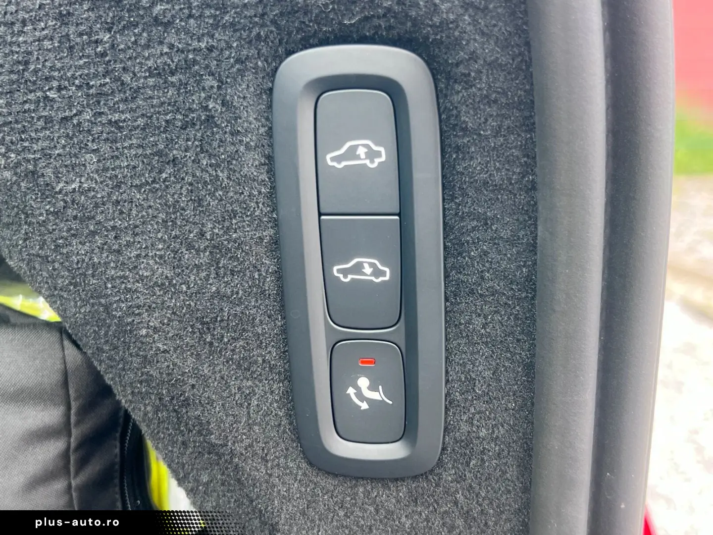 VOLVO XC90 T8 Ultra Dark PANO STANDHEIZUNG LED el.SITZ