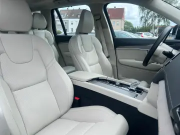 VOLVO XC90 T8 Ultra Dark PANO STANDHEIZUNG LED el.SITZ