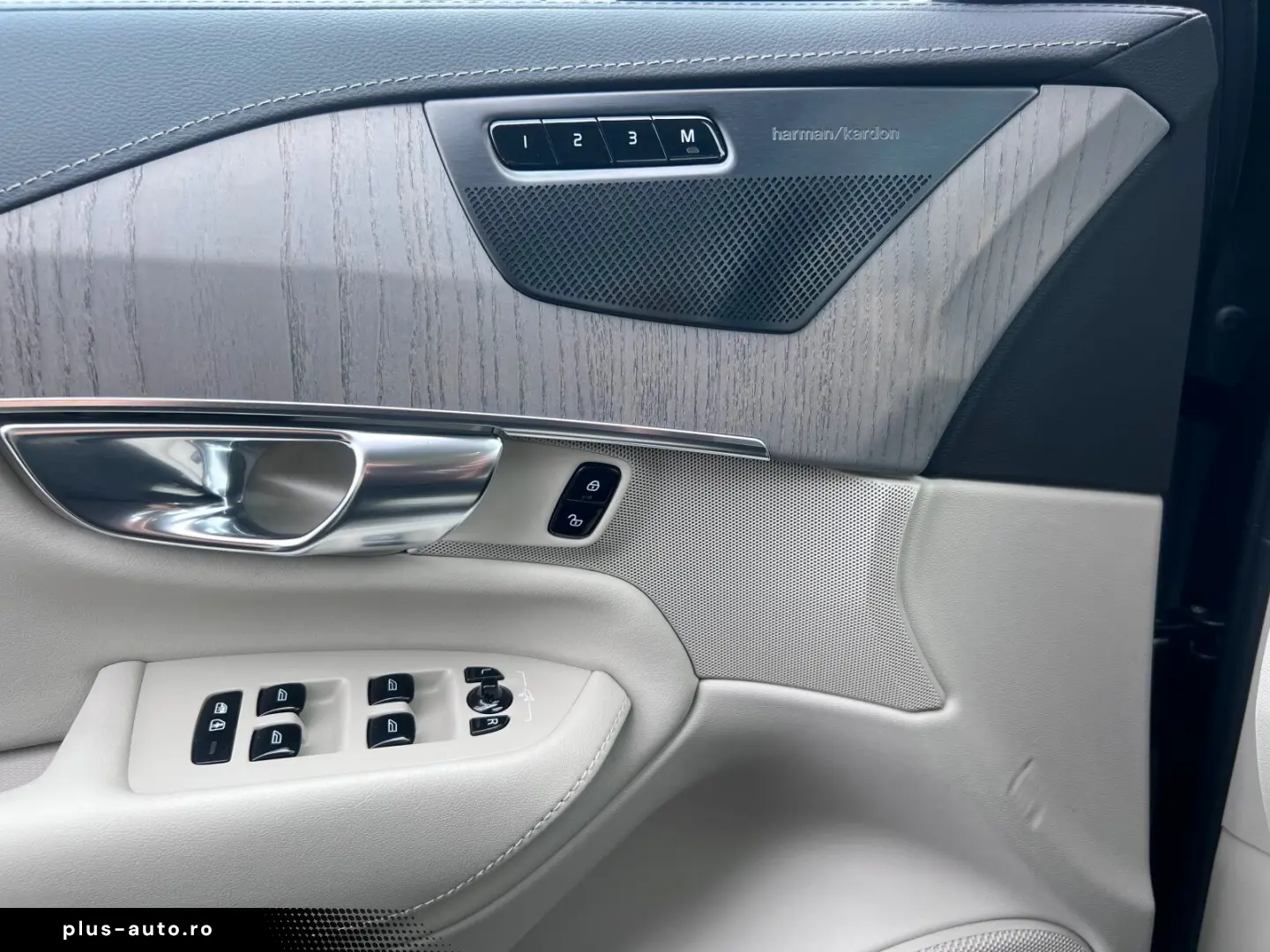 VOLVO XC90 T8 Ultra Dark PANO STANDHEIZUNG LED el.SITZ