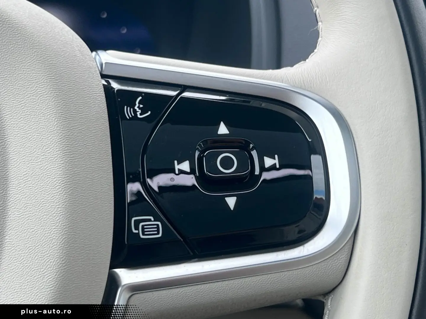 VOLVO XC90 T8 Ultra Dark PANO STANDHEIZUNG LED el.SITZ