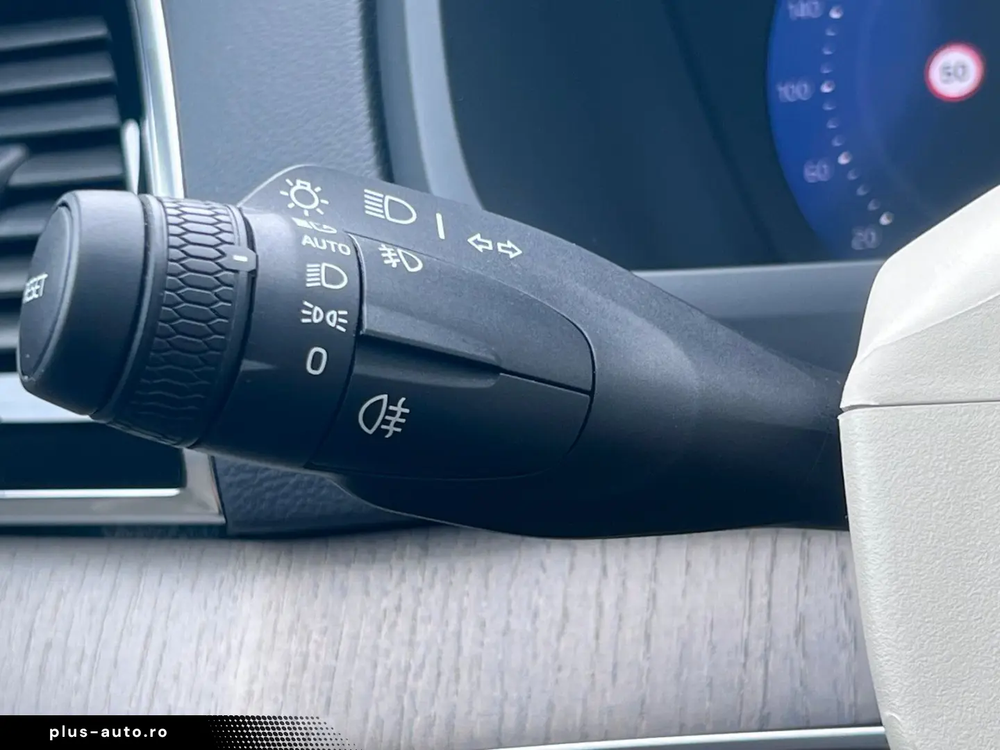 VOLVO XC90 T8 Ultra Dark PANO STANDHEIZUNG LED el.SITZ