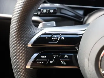 MERCEDES-BENZ GLC 300d 4Matic 3x AMG DIGI-LIGHT AHK …