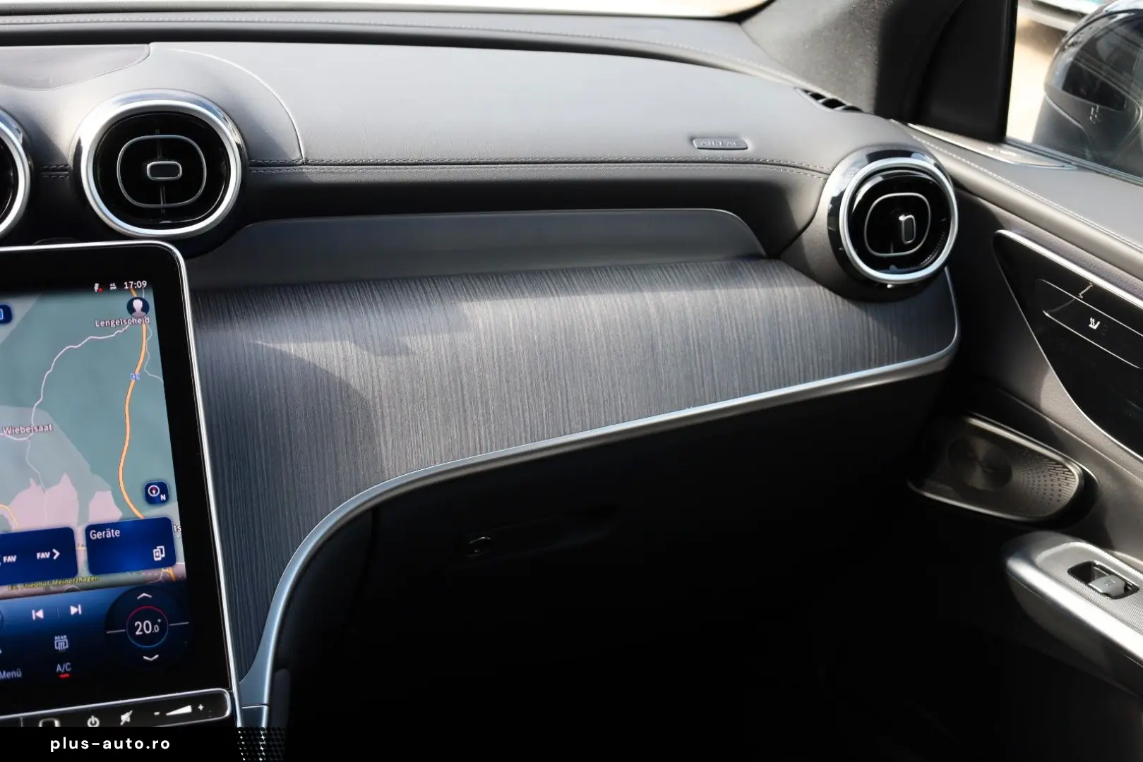 MERCEDES-BENZ GLC 300d 4Matic 3x AMG DIGI-LIGHT AHK &hellip;