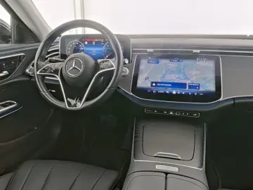 MERCEDES-BENZ E220d 4M Avantgarde 360 Ventilation