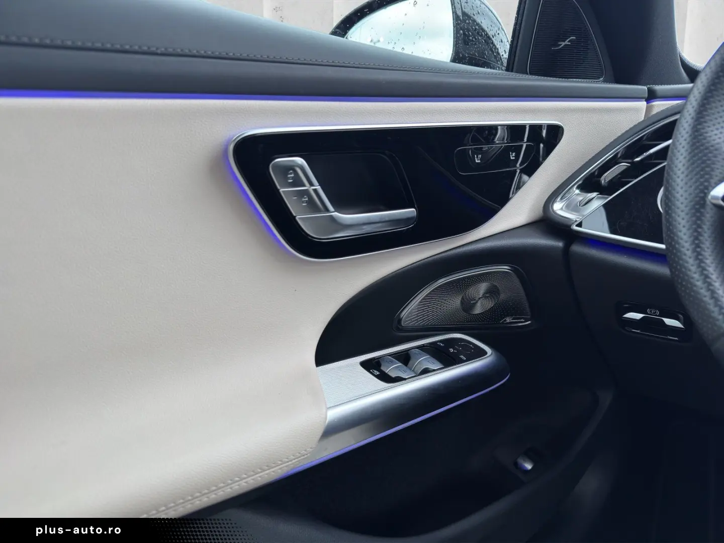 MERCEDES-BENZ E 200 AMG Night Superscreen Burm
