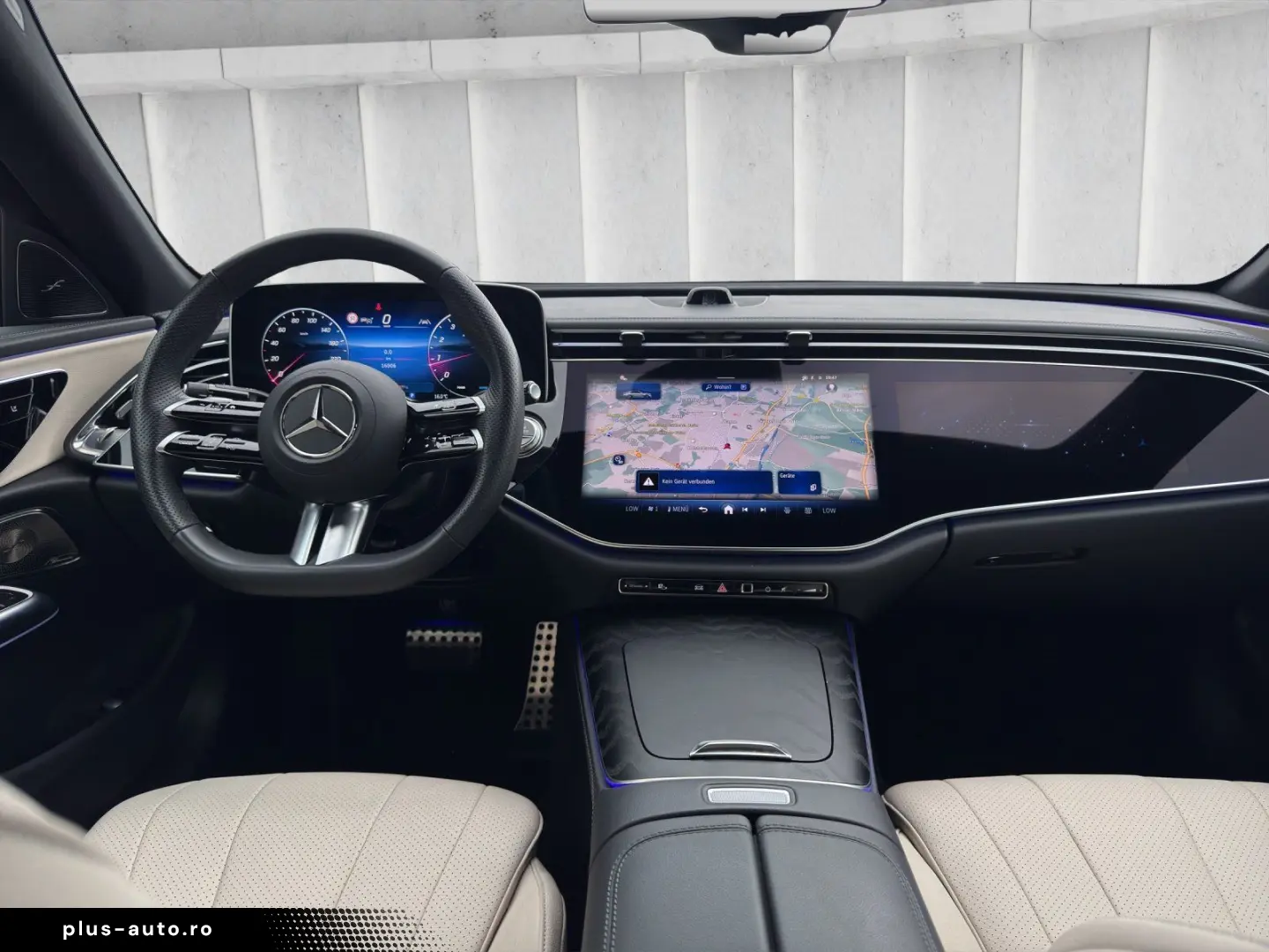 MERCEDES-BENZ E 200 AMG Night Superscreen Burm