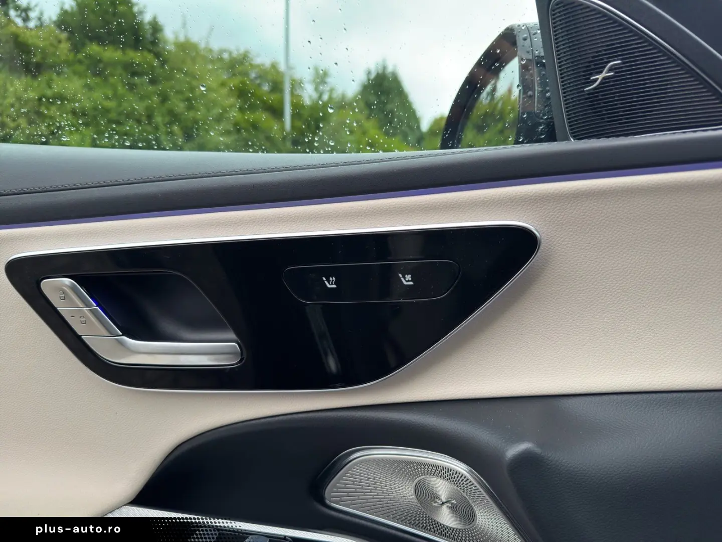 MERCEDES-BENZ E 200 AMG Night Superscreen Burm