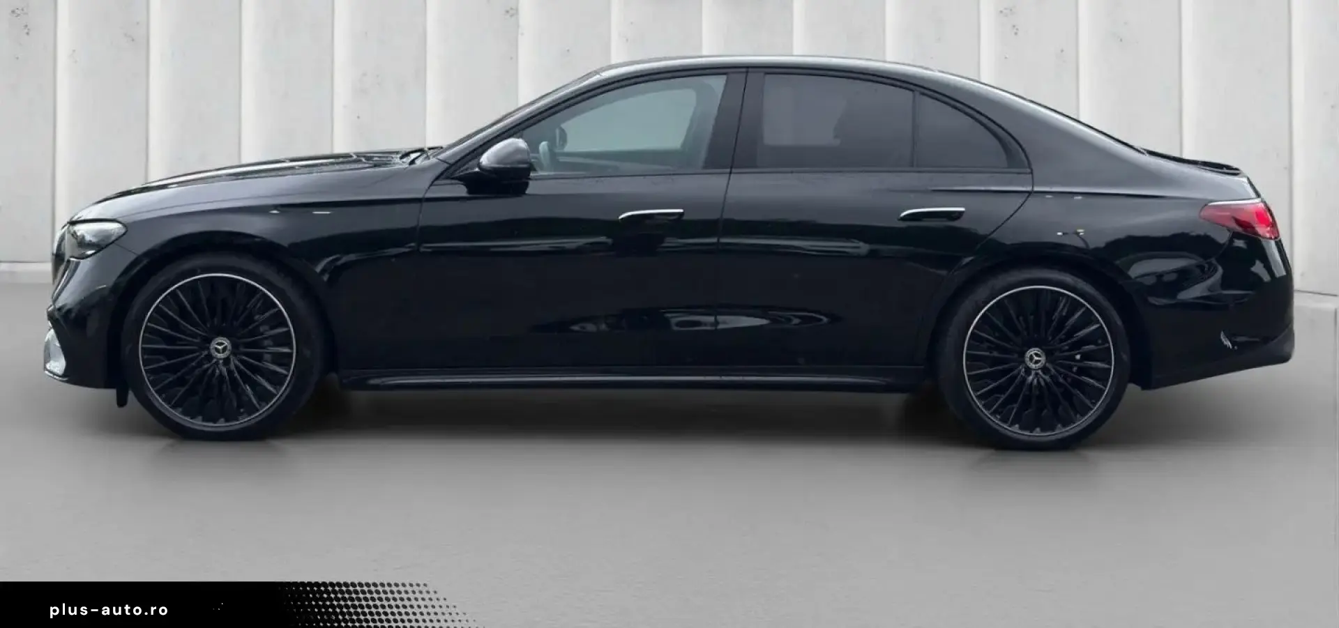 MERCEDES-BENZ E 200 AMG Night Superscreen Burm