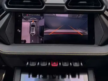 LAMBORGHINI Urus SE Massage B&O