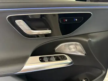 MERCEDES E 200 AMG  Pano Superscreen Burm4D Leder 360 20
