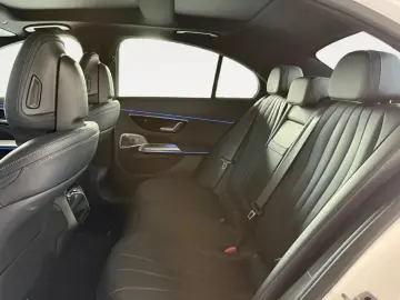 MERCEDES E 200 AMG  Pano Superscreen Burm4D Leder 360 20