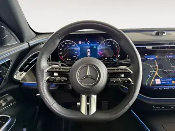 MERCEDES E 200 AMG  Pano Superscreen Burm4D Leder 360 20