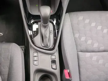 TOYOTA Yaris Hybrid 1.5 116 PS 5-trig Team D SHZ