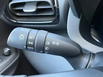 TOYOTA Yaris 1.5 Hybrid Comfort Klimaautom. Kamera ACC