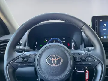 TOYOTA Yaris 1.5 Hybrid Comfort Klimaautom. Kamera ACC