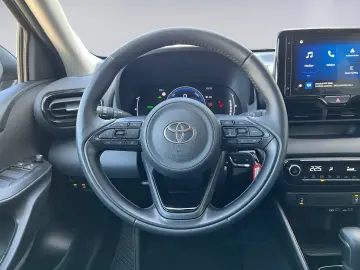 TOYOTA Yaris 1.5 Hybrid Comfort Klimaautom. Kamera ACC