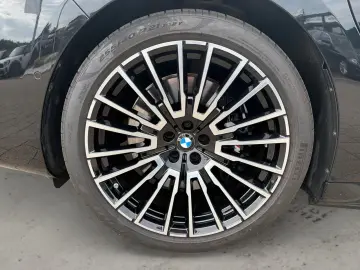 BMW 750e xDrive M Sportpaket Pro   AHK 360  STANDHZ