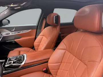 BMW 750e xDrive M Sportpaket Pro   AHK 360  STANDHZ