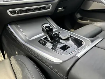 BMW X5 xDr30d MSport SkyLounge DisplayKey Ventilation 360