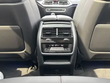 BMW X5 xDr30d MSport SkyLounge DisplayKey Ventilation 360