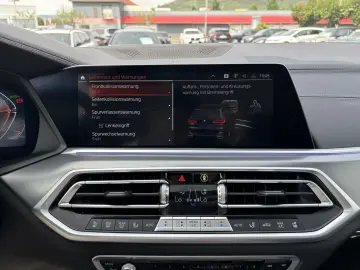 BMW X5 xDr30d MSport SkyLounge DisplayKey Ventilation 360