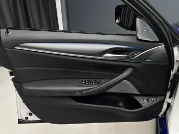 BMW 545e xDrive M-Sport Pack 360Camera Trapa
