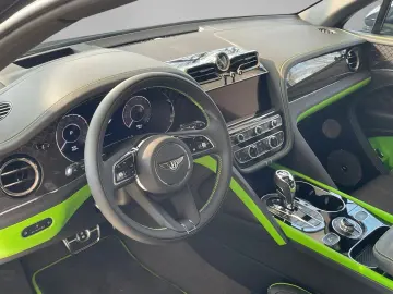 BENTLEY Bentayga V8 Black Edition - DemoCar