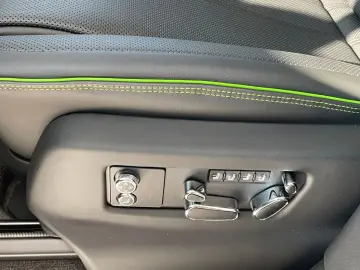 BENTLEY Bentayga V8 Black Edition - DemoCar