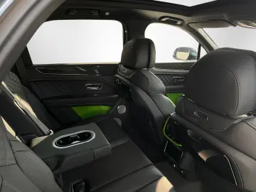 BENTLEY Bentayga V8 Black Edition - DemoCar