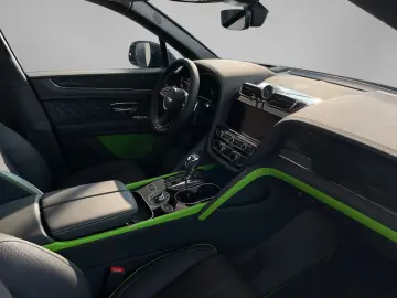 BENTLEY Bentayga V8 Black Edition - DemoCar