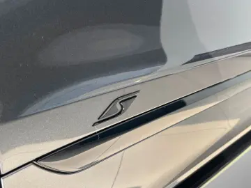 BENTLEY Bentayga V8 Black Edition - DemoCar
