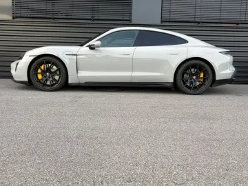 PORSCHE Taycan GTS-75 JAHRE PAKET-PANO-CHRONO-HAL