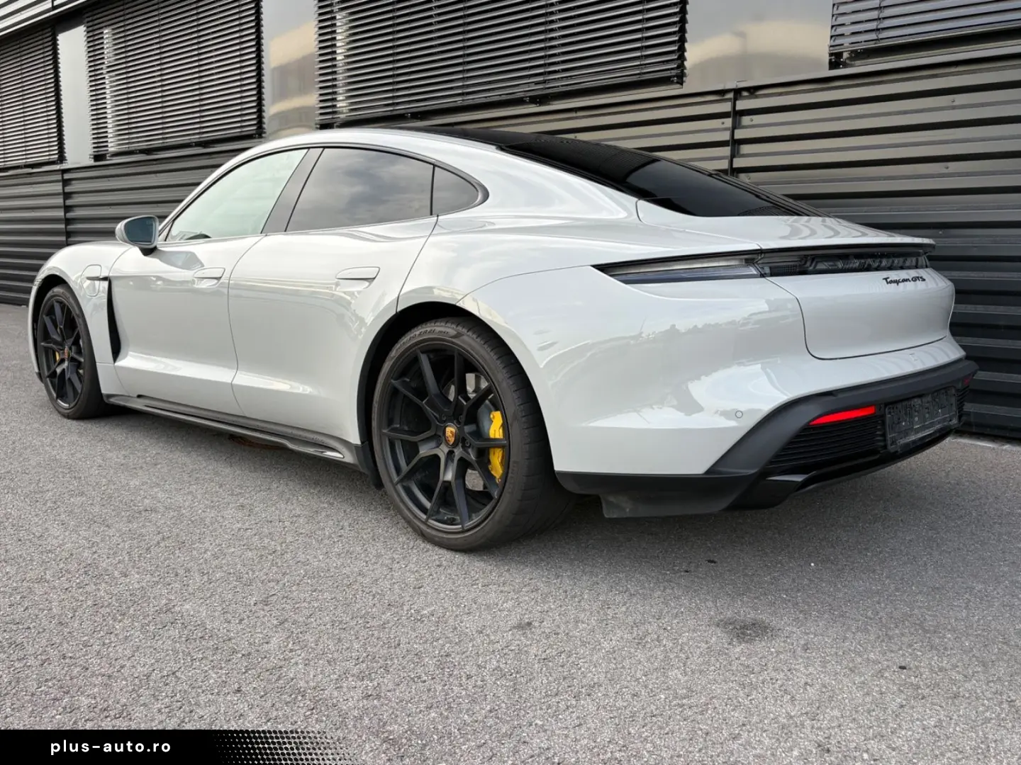 PORSCHE Taycan GTS-75 JAHRE PAKET-PANO-CHRONO-HAL