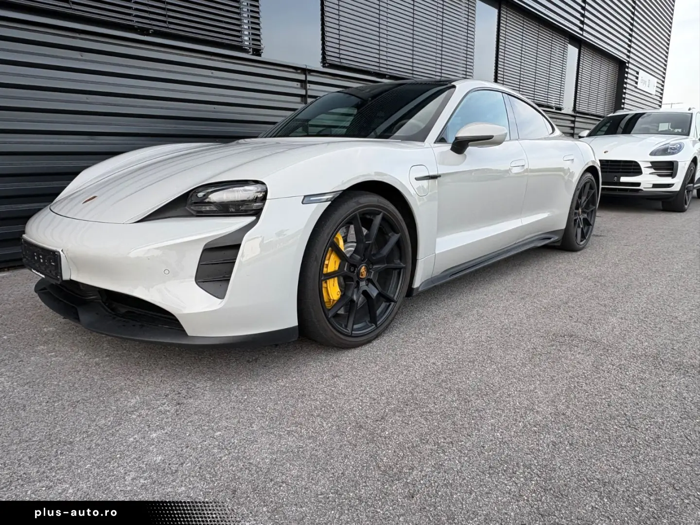 PORSCHE Taycan GTS-75 JAHRE PAKET-PANO-CHRONO-HAL