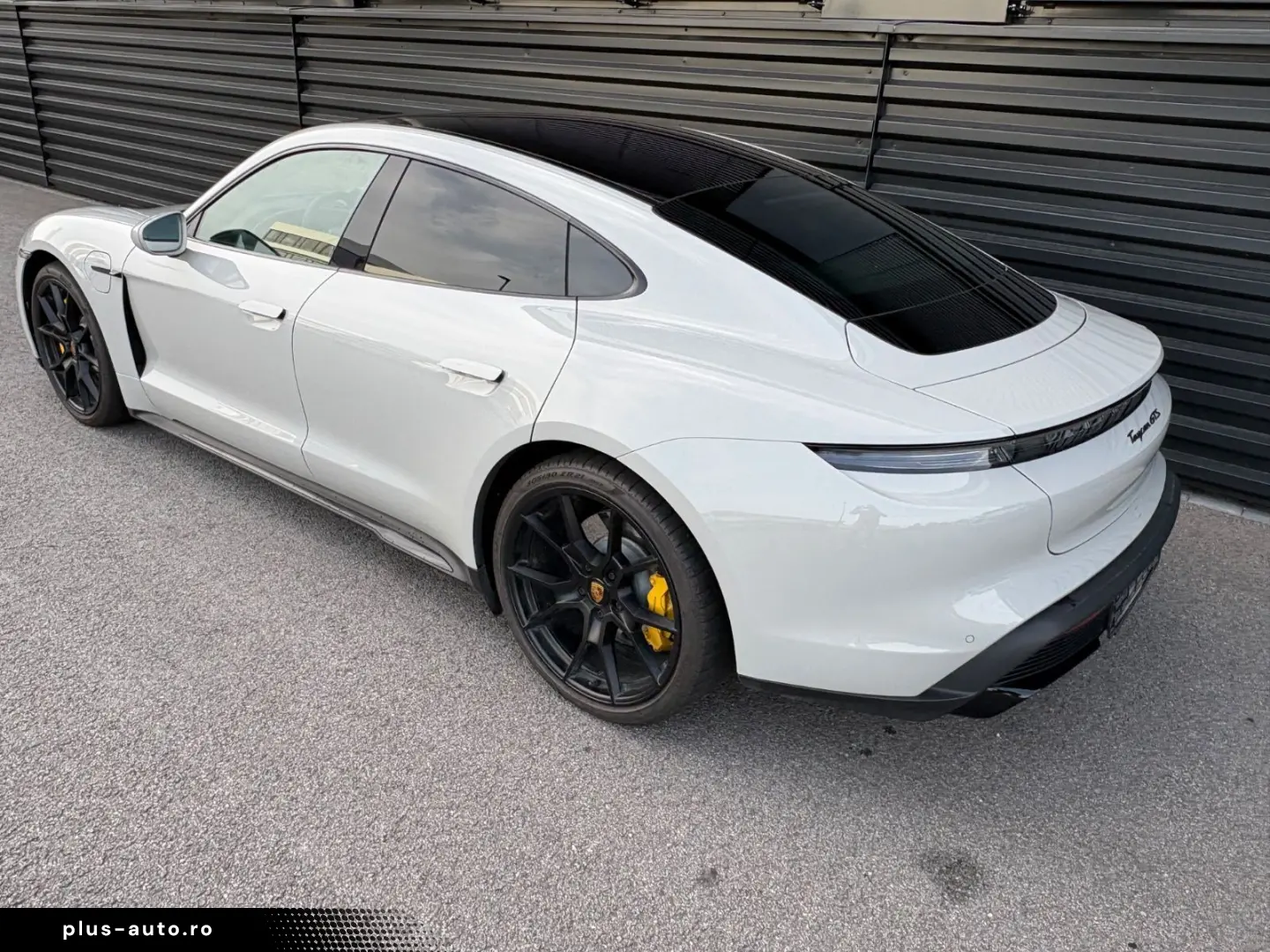 PORSCHE Taycan GTS-75 JAHRE PAKET-PANO-CHRONO-HAL