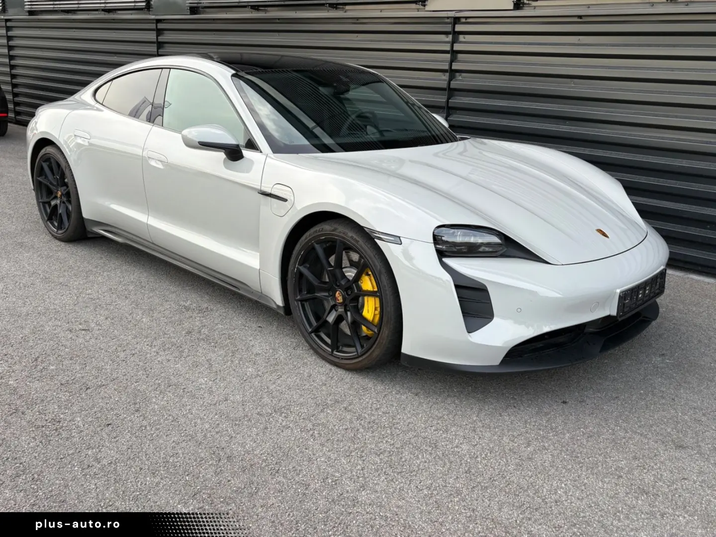 PORSCHE Taycan GTS-75 JAHRE PAKET-PANO-CHRONO-HAL