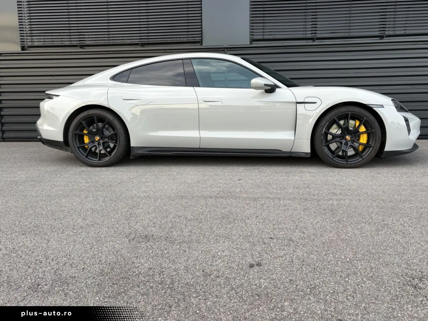 PORSCHE Taycan GTS-75 JAHRE PAKET-PANO-CHRONO-HAL