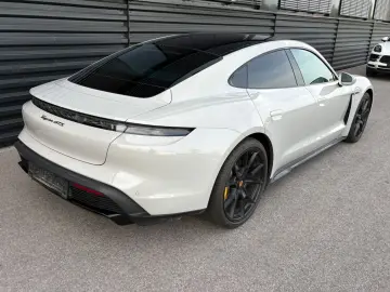 PORSCHE Taycan GTS-75 JAHRE PAKET-PANO-CHRONO-HAL