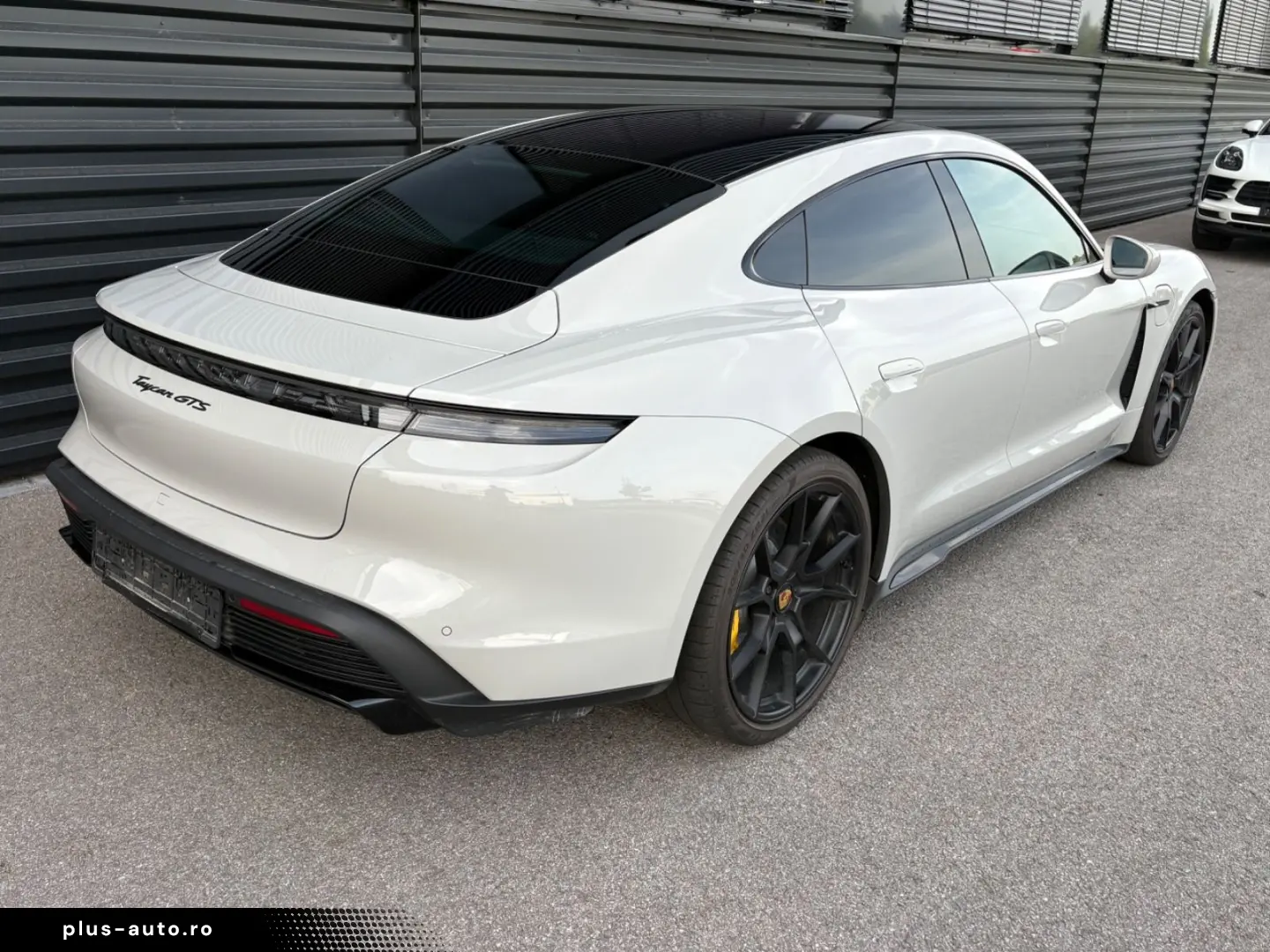 PORSCHE Taycan GTS-75 JAHRE PAKET-PANO-CHRONO-HAL
