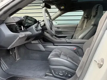 PORSCHE Taycan GTS-75 JAHRE PAKET-PANO-CHRONO-HAL