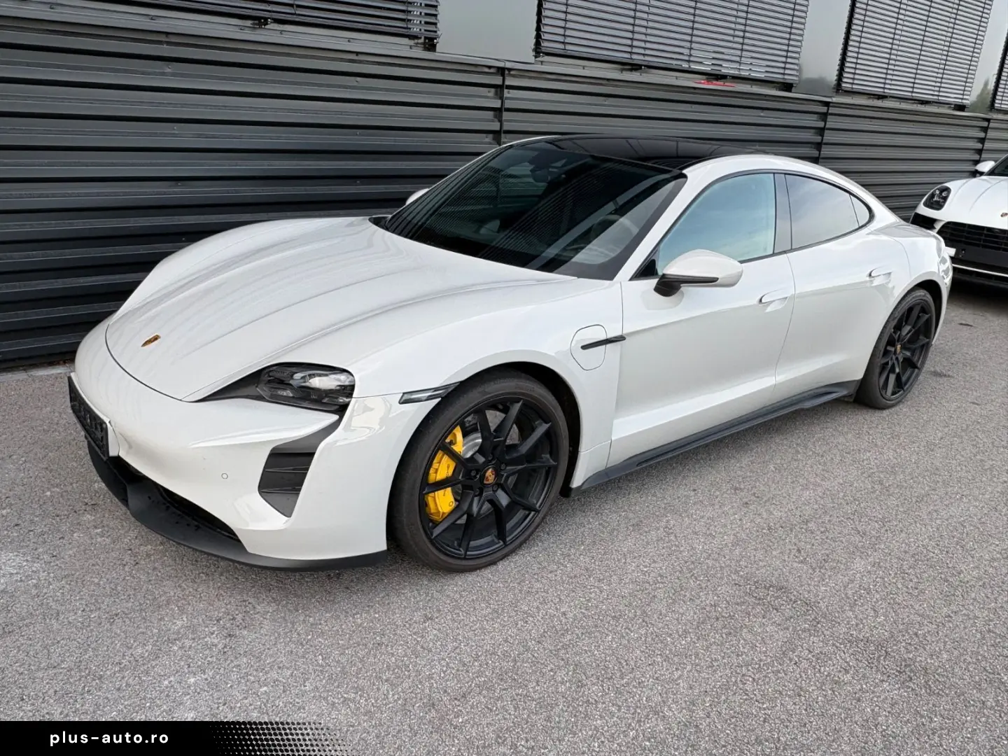 PORSCHE Taycan GTS-75 JAHRE PAKET-PANO-CHRONO-HAL