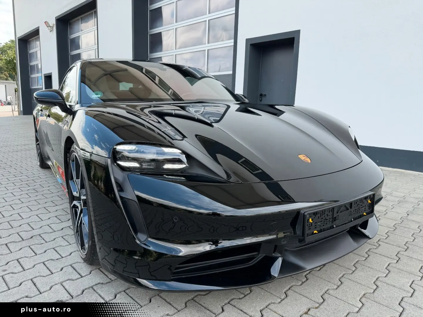 PORSCHE Taycan Turbo APPROVED. BUR NACHTS. MASSAGE HUD