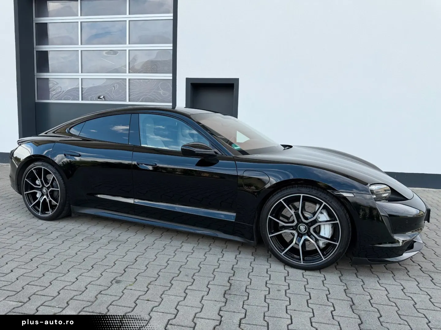 PORSCHE Taycan Turbo APPROVED. BUR NACHTS. MASSAGE HUD