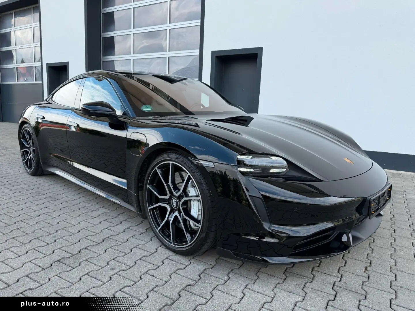 PORSCHE Taycan Turbo APPROVED. BUR NACHTS. MASSAGE HUD