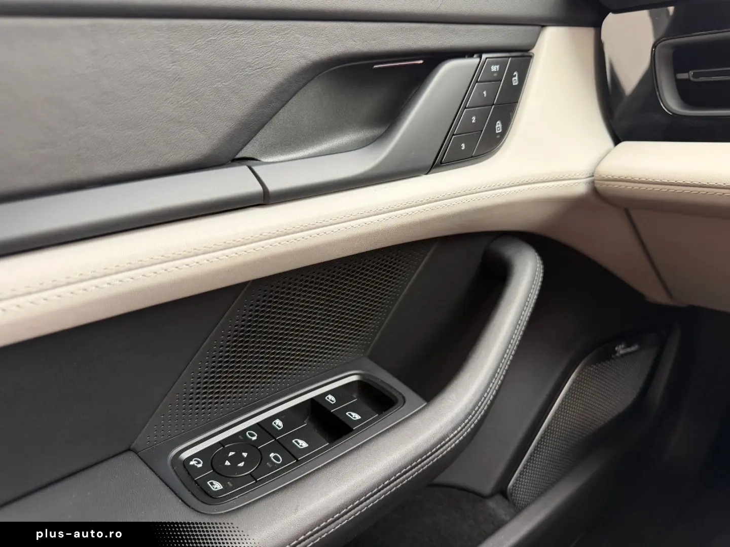 PORSCHE Taycan Turbo APPROVED. BUR NACHTS. MASSAGE HUD