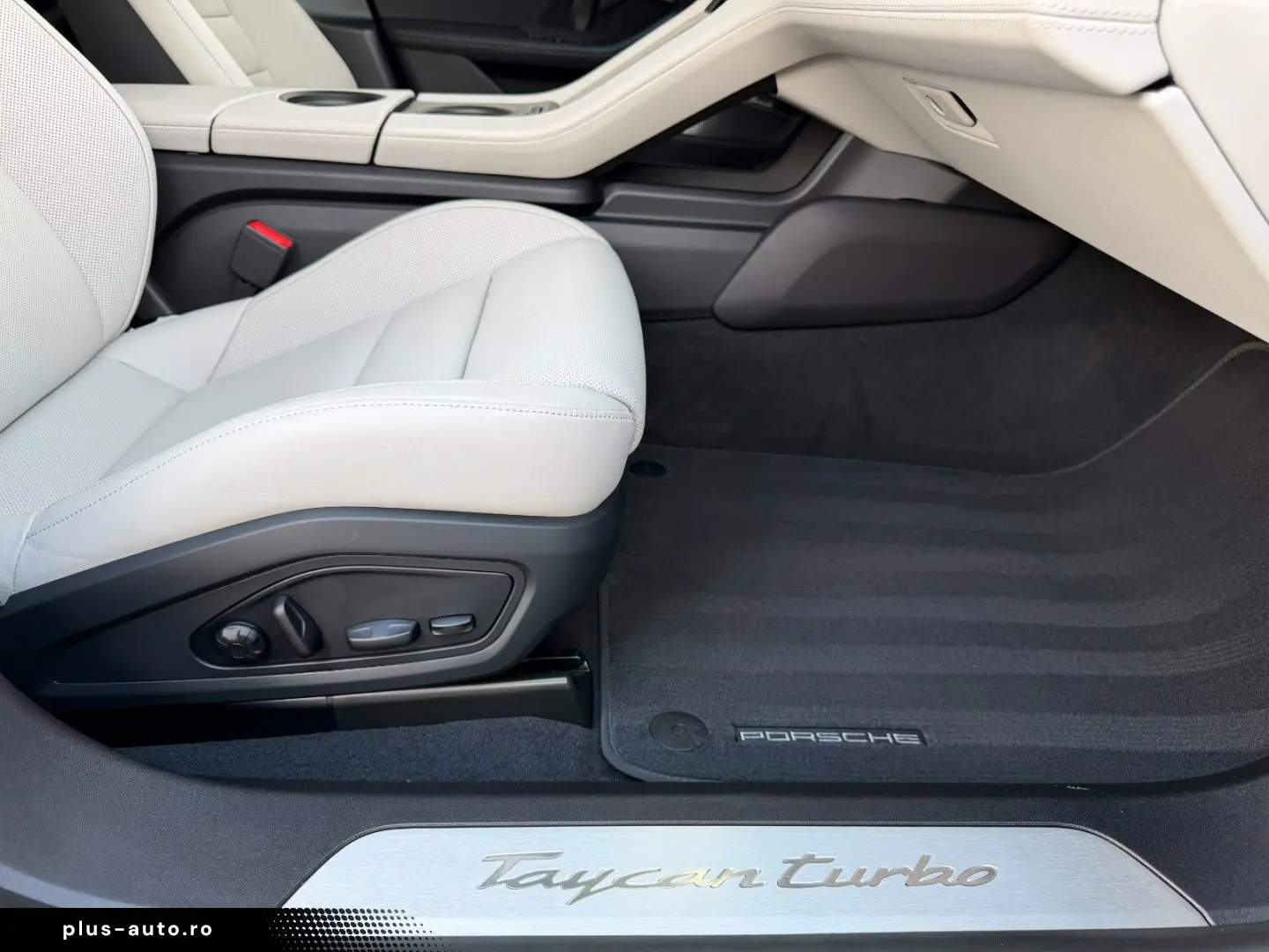 PORSCHE Taycan Turbo APPROVED. BUR NACHTS. MASSAGE HUD
