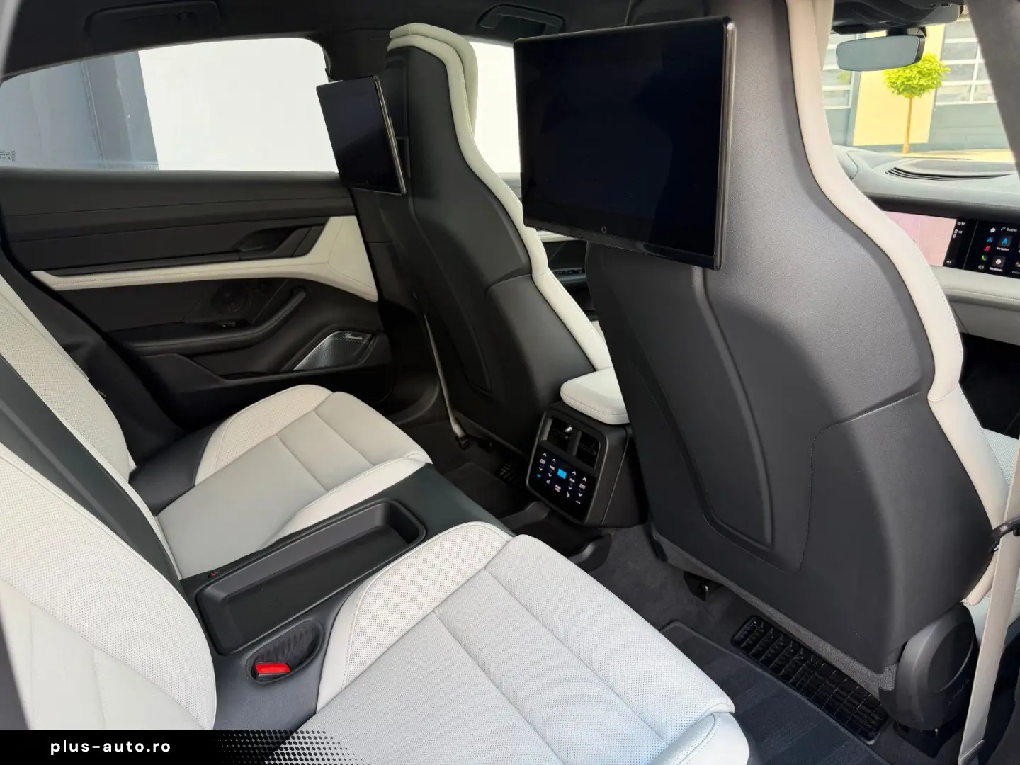 PORSCHE Taycan Turbo APPROVED. BUR NACHTS. MASSAGE HUD