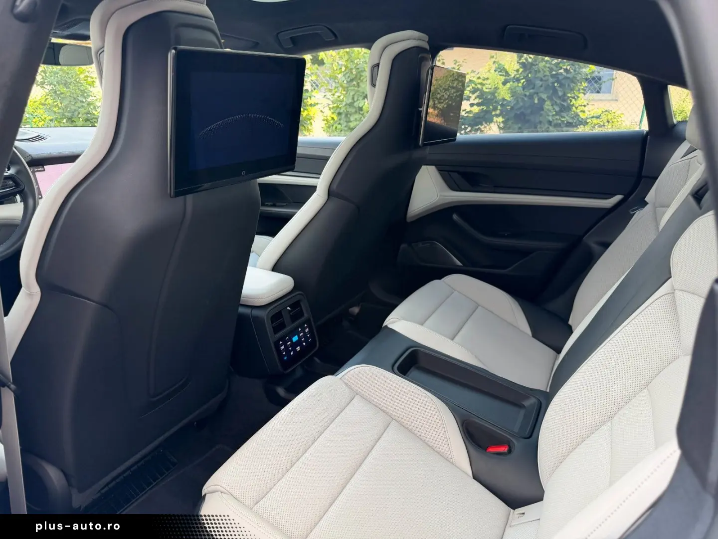 PORSCHE Taycan Turbo APPROVED. BUR NACHTS. MASSAGE HUD