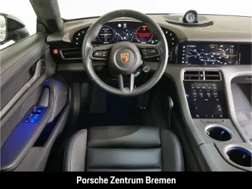 PORSCHE Taycan GTS Bose Panorama 21 Zoll Tempostat