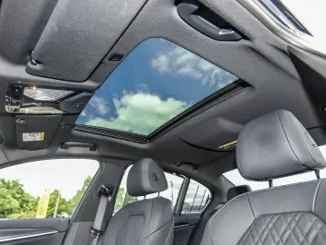 BMW 540i xDrive Limousine M Sport LC Prof. Navi Glas